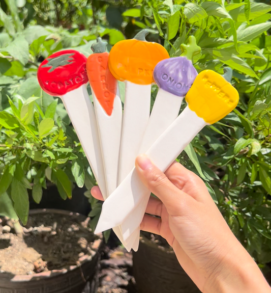 Handmade Ceramic Vegetable Garden Markers – Colorful Plant Stakes for Tomato, Carrot, Pumpkin, Onion & Bell Pepper