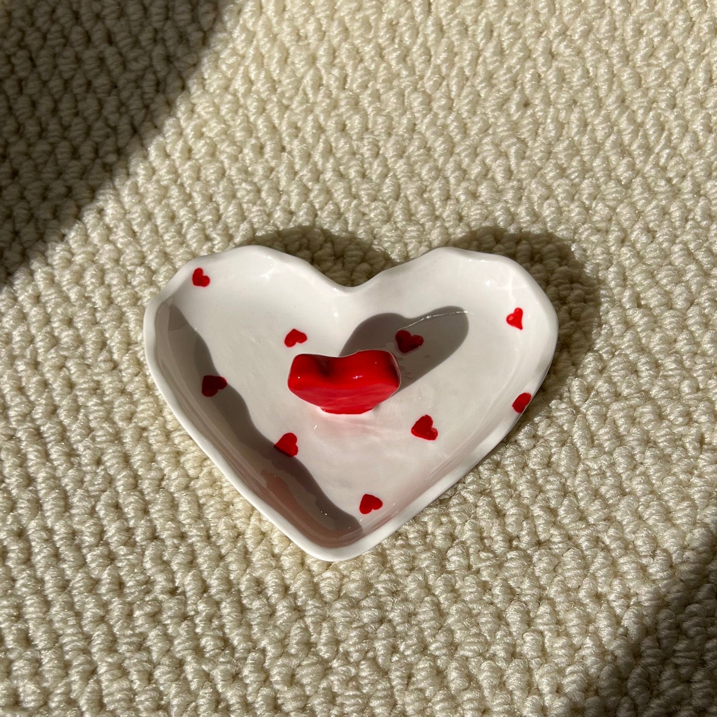 Handmade Heart-Shaped Ceramic Jewelry Dish – Perfect Gift for Loved Ones