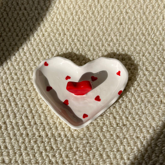 Handmade Heart-Shaped Ceramic Jewelry Dish – Perfect Gift for Loved Ones
